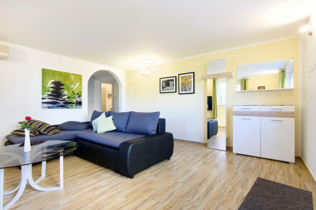 Apartment Relja Zadar Exteriör bild